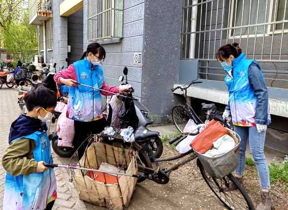 口的“爆改”打造多彩龙腾苑六区社区k8凯发马竞赞助“六色助力”！家门(图7)