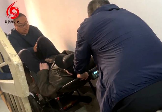 口的“爆改”打造多彩龙腾苑六区社区k8凯发马竞赞助“六色助力”！家门(图14)