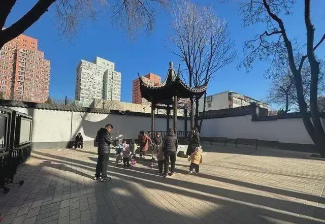 乱建居民想提升小区环境的愿望实现了k8凯发网站拆除700平方米私搭(图4)