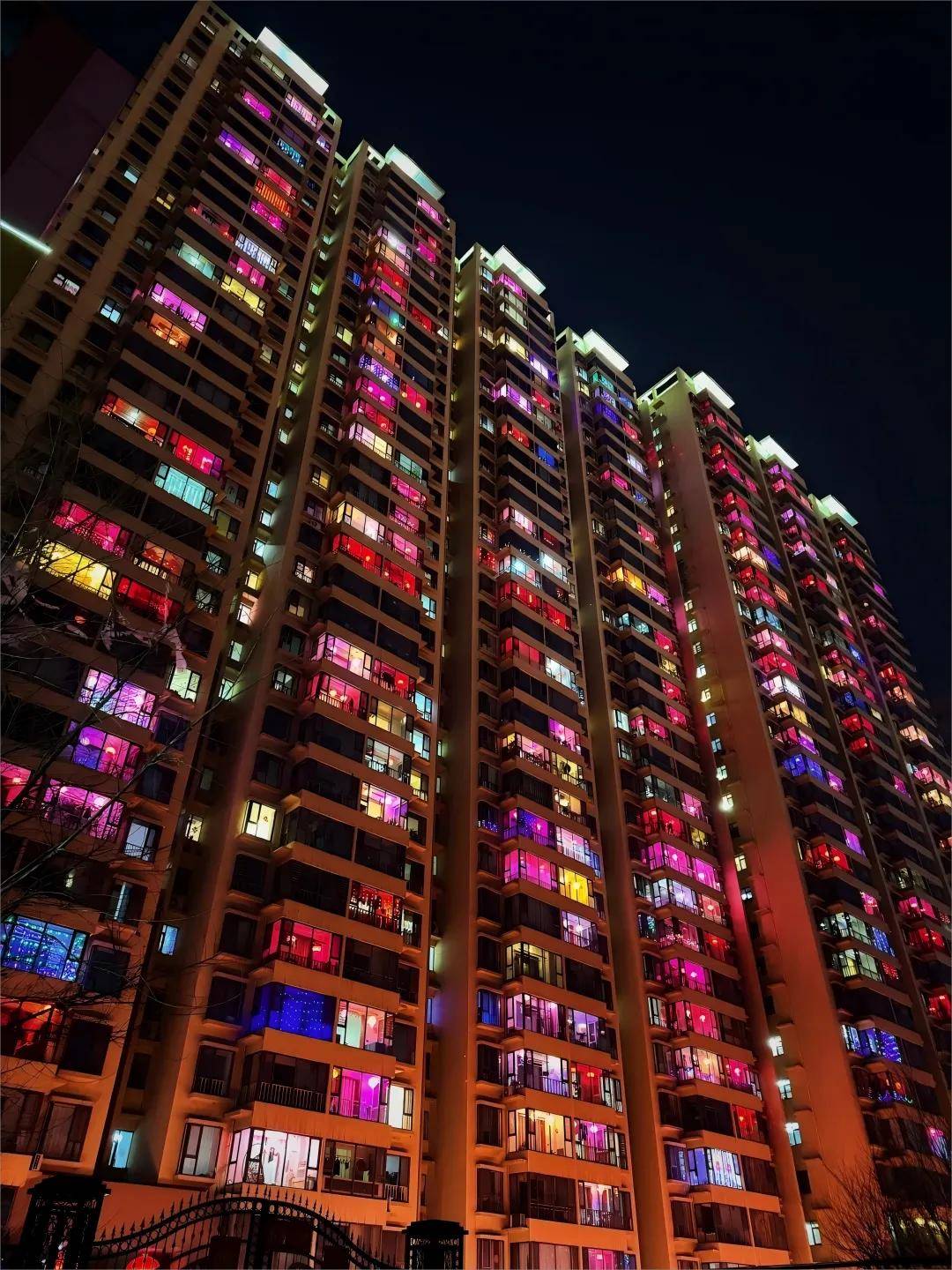 快把几千万春节游客闪瞎了山西人的“蹦迪”灯笼又(图3)